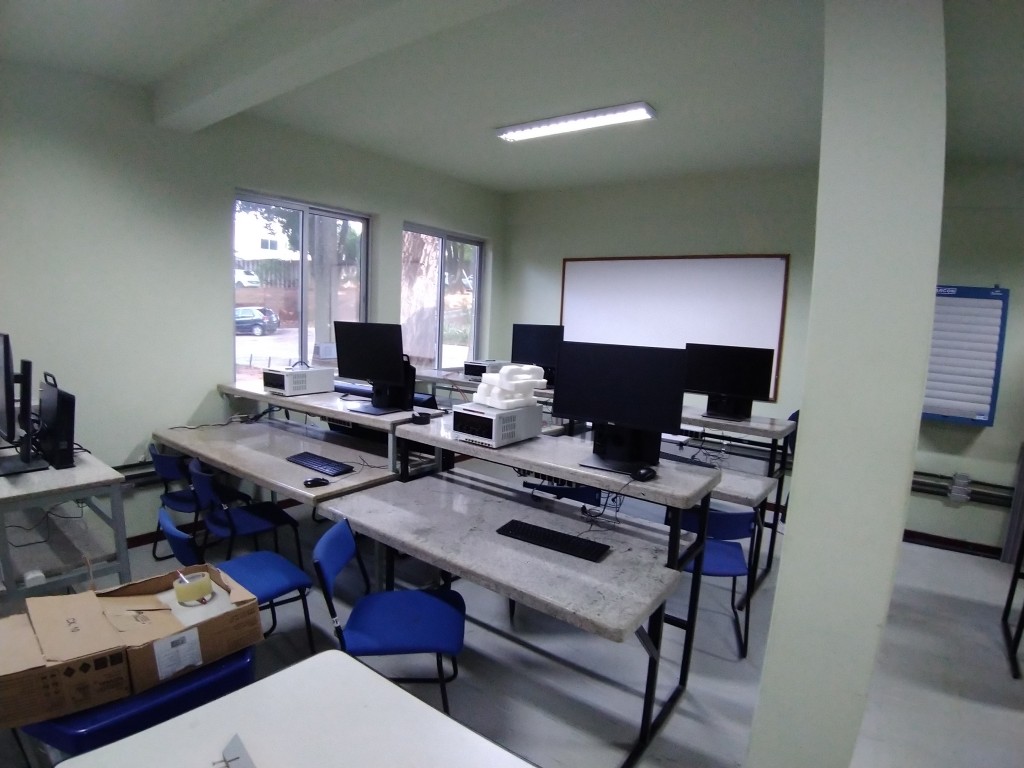 Laboratório de PP - Prédio 01 - Campus II